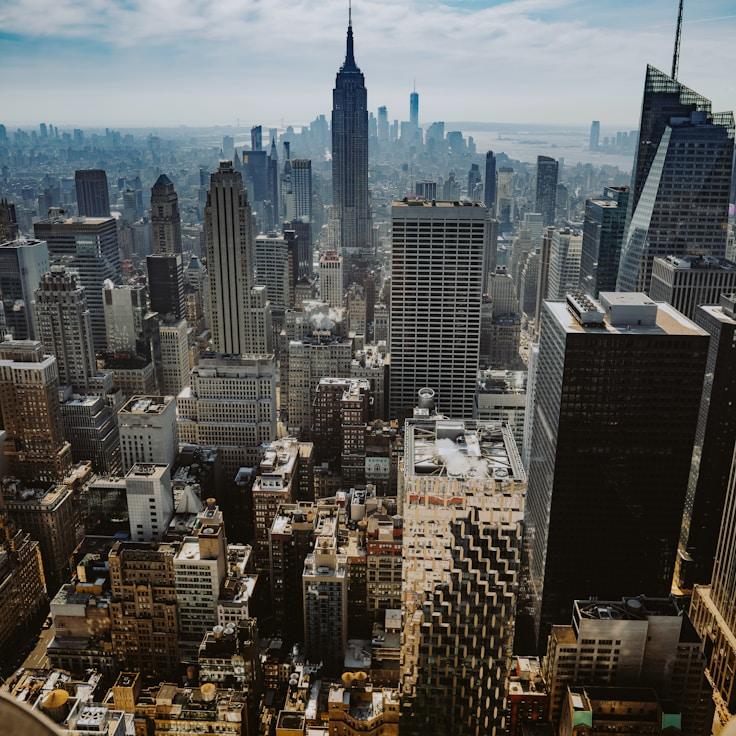 Parents evaluating schools in Netherlands
